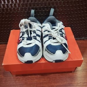 Nike Advantage Runner